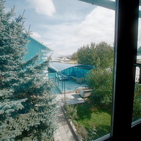 Guesthouse Alakol Karakol Exterior foto